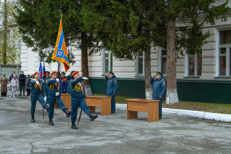 В Северске прошли праздничные мероприятия, посвященные 74-й годовщине со дня образования Специальной пожарной охраны России (9 октября 2021)