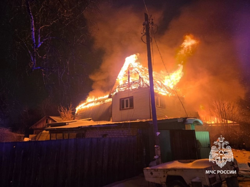 50 кур погибли на пожаре в городе Томске