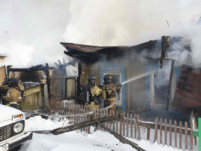 Пожар в жилом доме на пер. Шегарском в Томске (11 февраля 2021 года)