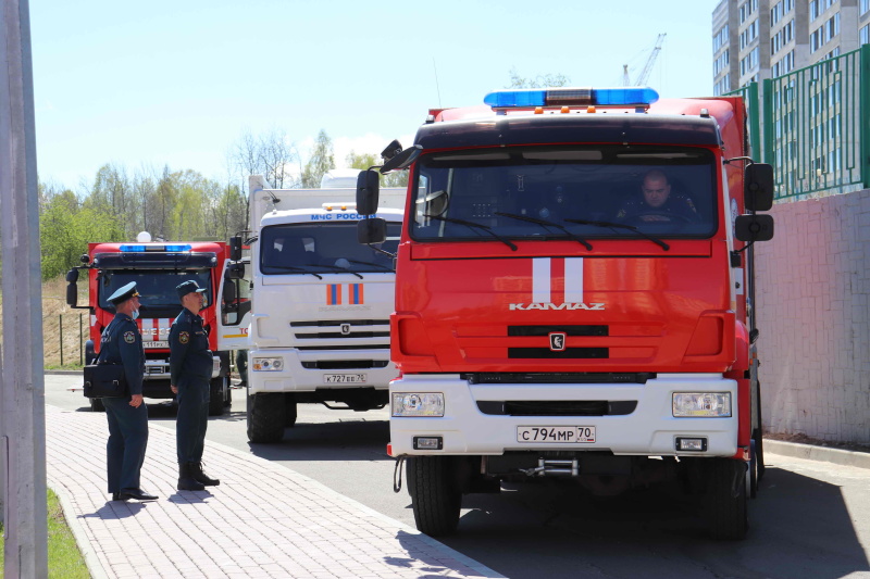 Главное управление МЧС России по Томской области приняло участие в открытии чемпионата по робототехнике (14 мая 2021 года)