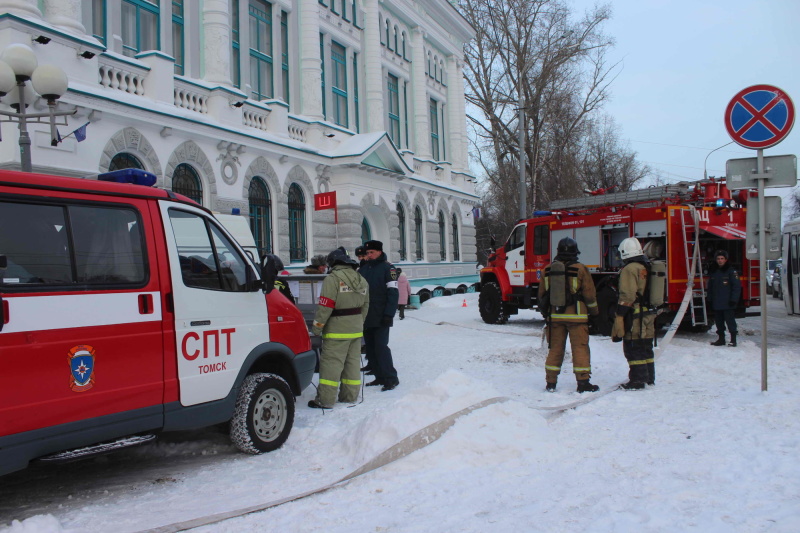 Пожарно-тактические учения в Научной библиотеке Томского государственного университета (16 декабря 2021 года)