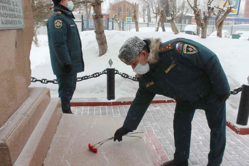 В Томске почтили память пожарных, погибших при исполнении служебного долга (23 февраля 2022 года)