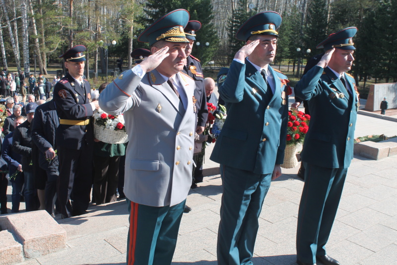 Сотрудники МЧС приняли участие в военном параде в честь 77-й годовщины Победы в Великой Отечественной войне (9 мая 2022 года)