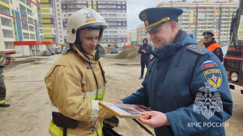 Томские пожарные приняли участие в соревнованиях по скоростному подъему «Вертикальный вызов» (25.11.2023)