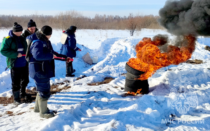 В окрестностях деревни Борики прошли учения по тушению лесного пожара (16.03.2023)