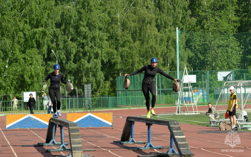 Томские спасатели приняли участие в открытом чемпионате по пожарно-спасательному спорту